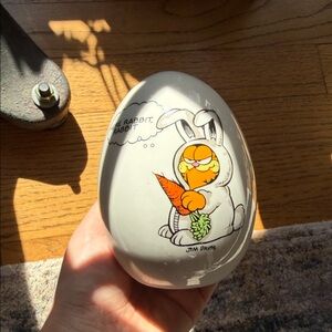 Enesco Garfield the Cat Ceramic Easter Egg Bank Here Rabbit Rabbit